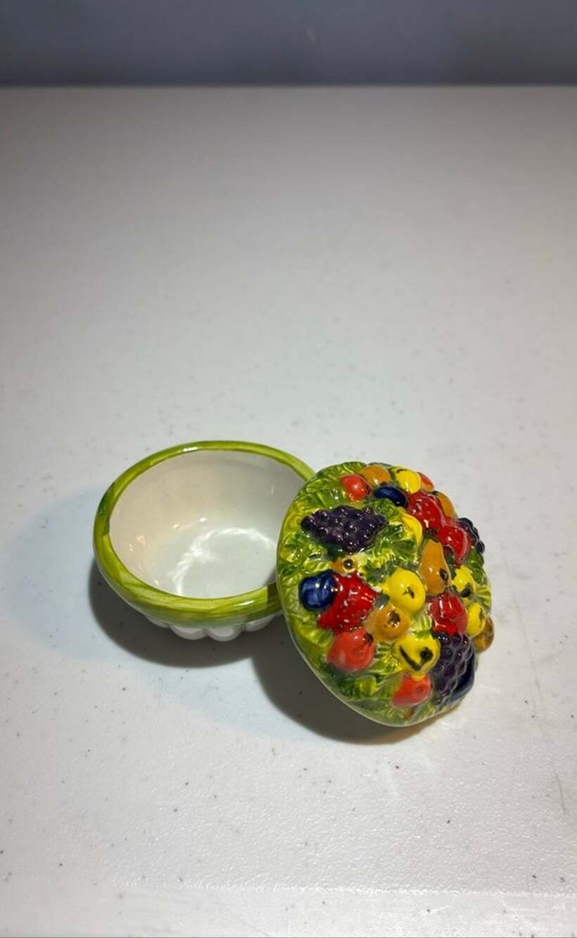 Hugo Quattrini Canada Fruit-Motif Ceramic Trinket Box